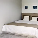 Hotel Avanti Ios