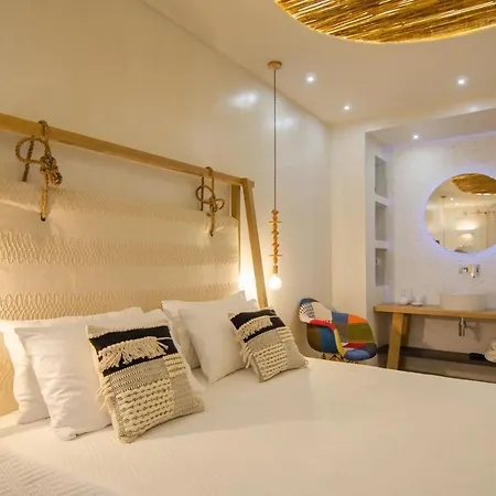 Avanti Hotel Ios